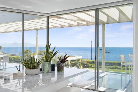 6 bedrooms House in Antibes, France No. 99779 9