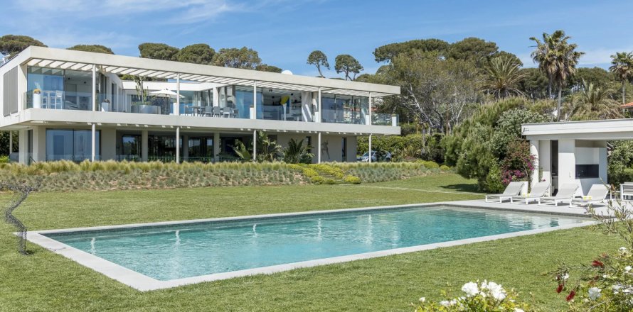 6 bedrooms House in Antibes, France No. 99779