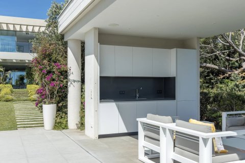 6 bedrooms House in Antibes, France No. 99779 4