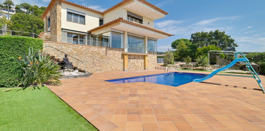 5 dormitorios House en Tossa de Mar, Spain No. 99178