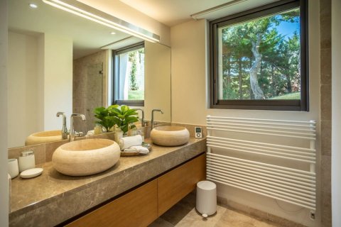 Дом с 5 спальнями в Гримо, Франция №76724 11