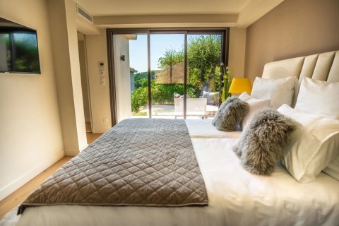 Дом с 5 спальнями в Гримо, Франция №76724 13