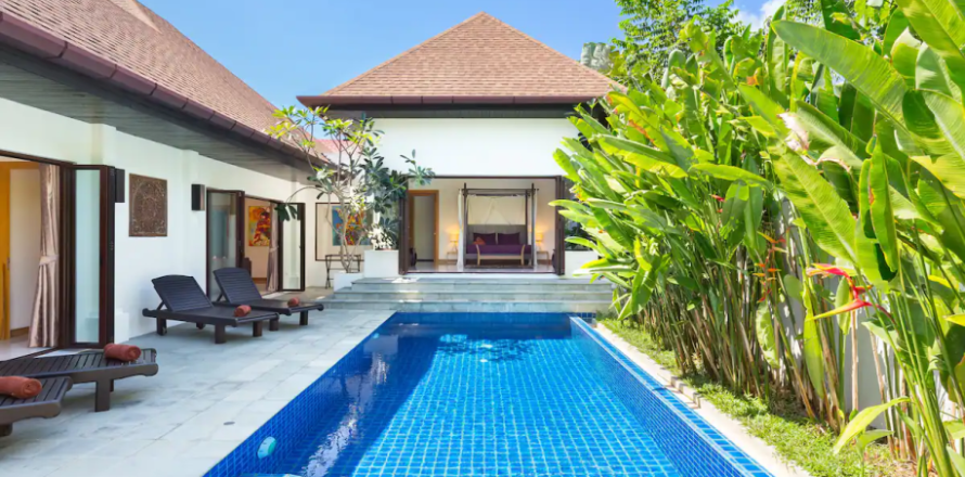 3 bedrooms Villa in Rawai, Thailand No. 97360