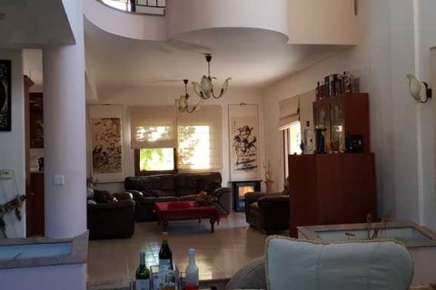 Вилла с 4 спальнями в Пареклисия, Кипр №84454 5