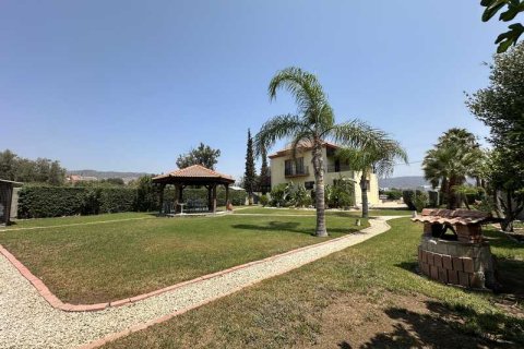 Вилла с 4 спальнями в Пареклисия, Кипр №84454 1