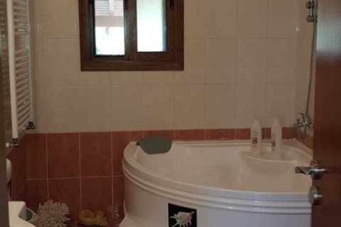 Вилла с 4 спальнями в Пареклисия, Кипр №84454 7