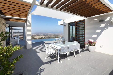 4 bedrooms Villa in Tsada, Cyprus No. 64806 8