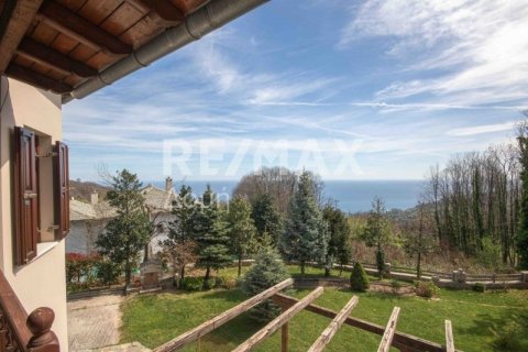 Дом с 4 спальнями в Магнисия, Греция №28006 19