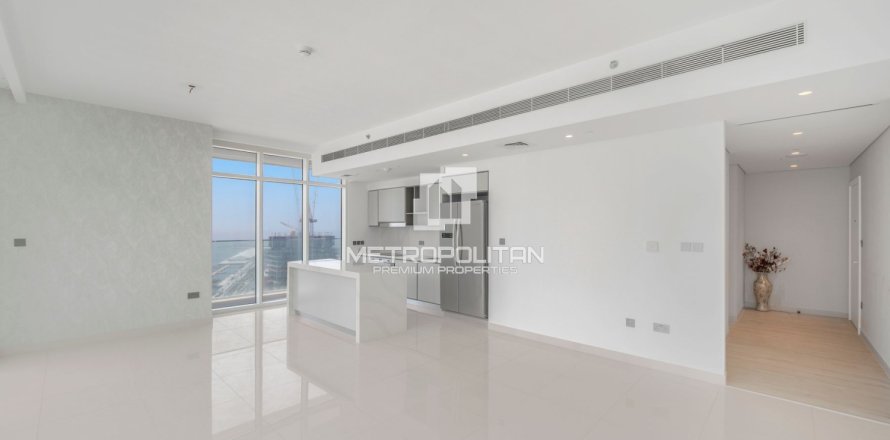 3 bedrooms Apartment in EMAAR Beachfront, UAE No. 118954