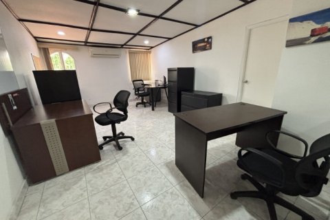 6 bedrooms Commercial property in Panama City, Panama No. 109752 7