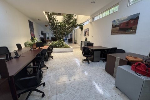 6 bedrooms Commercial property in Panama City, Panama No. 109752 2