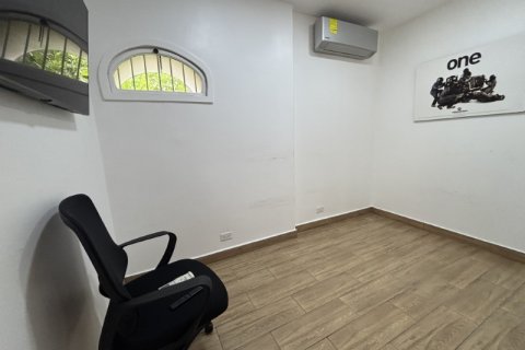 6 bedrooms Commercial property in Panama City, Panama No. 109752 11