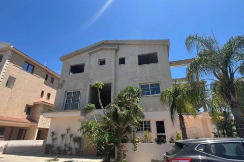 6 bedrooms Villa in Kato Polemidia, Cyprus No. 101086 1