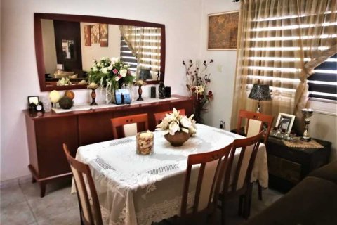 6 bedrooms Villa in Kato Polemidia, Cyprus No. 101086 8