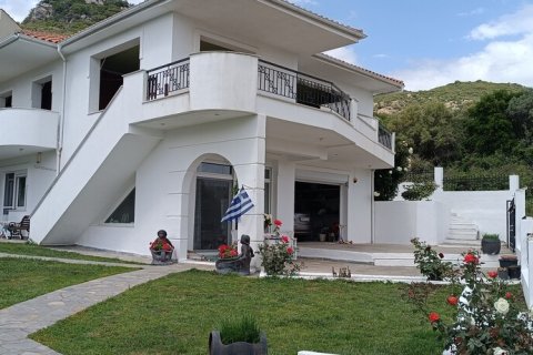 Здание с 4 комнатами в Кавала, Греция №108740 1