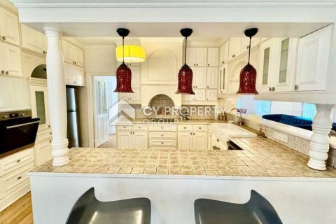 4 bedrooms House in Pervolia, Cyprus No. 100414 10