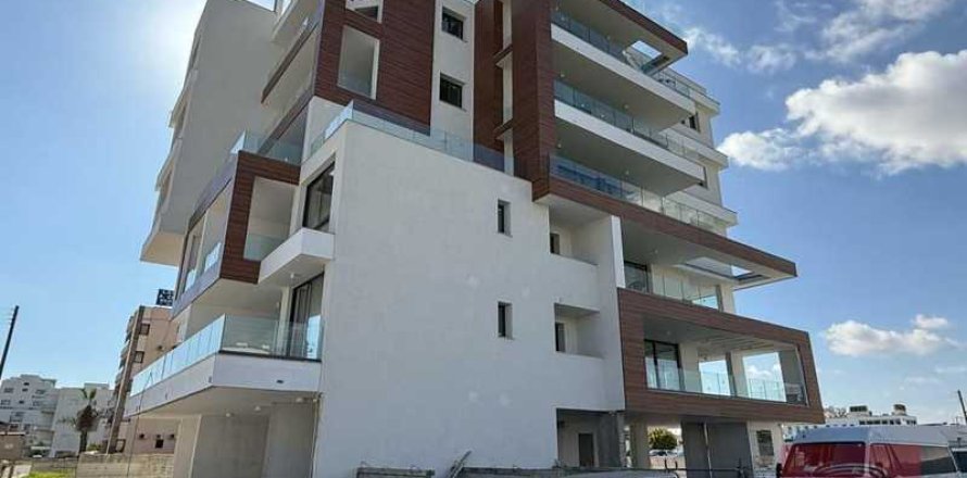 2 bedrooms Apartment in Larnaca, Cyprus No. 79942