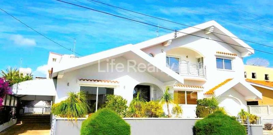 4 chambres House à Germasogeia, Cyprus No. 32001