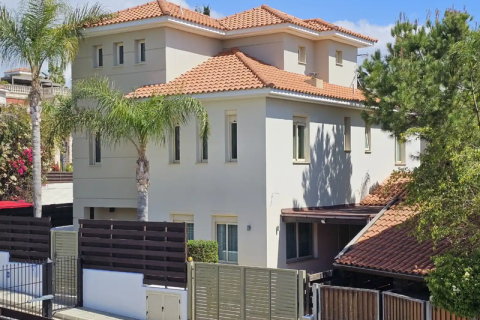 5 bedrooms Villa in Pyrgos, Cyprus No. 76556 2