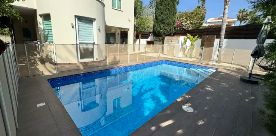 5 bedrooms Villa in Pyrgos, Cyprus No. 76556