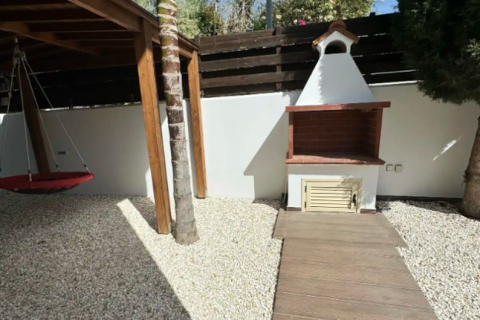 5 bedrooms Villa in Pyrgos, Cyprus No. 76556 12