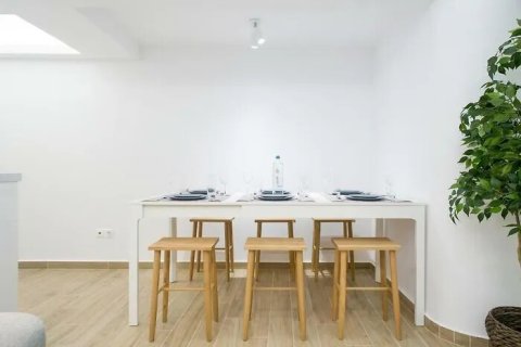 3 bedrooms Apartment in Athens, Greece No. 120864 5