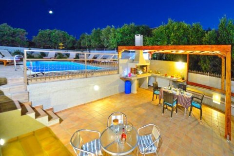 4 rooms Villa à Kolymvari, Greece No. 122294 5