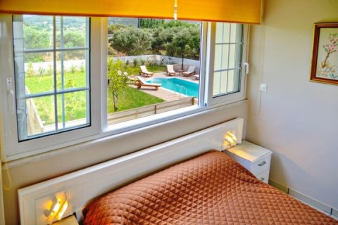 4 rooms Villa à Kolymvari, Greece No. 122294 8