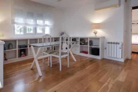 5 bedrooms Villa in Hiep Hoa, Vietnam No. 85812 12