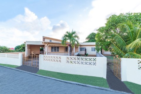 3 bedrooms Villa in Basseterre, Saint Kitts and Nevis No. 61423 1