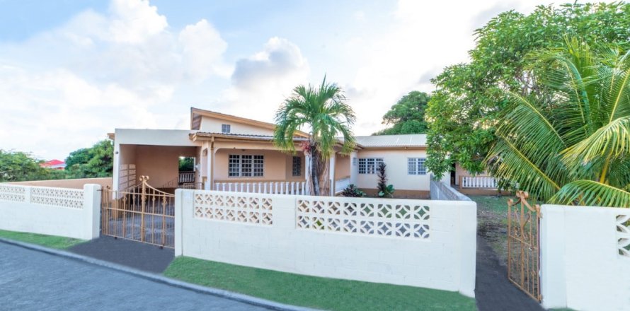 3 bedrooms Villa in Basseterre, Saint Kitts and Nevis No. 61423