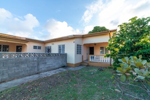3 bedrooms Villa in Basseterre, Saint Kitts and Nevis No. 61423 4