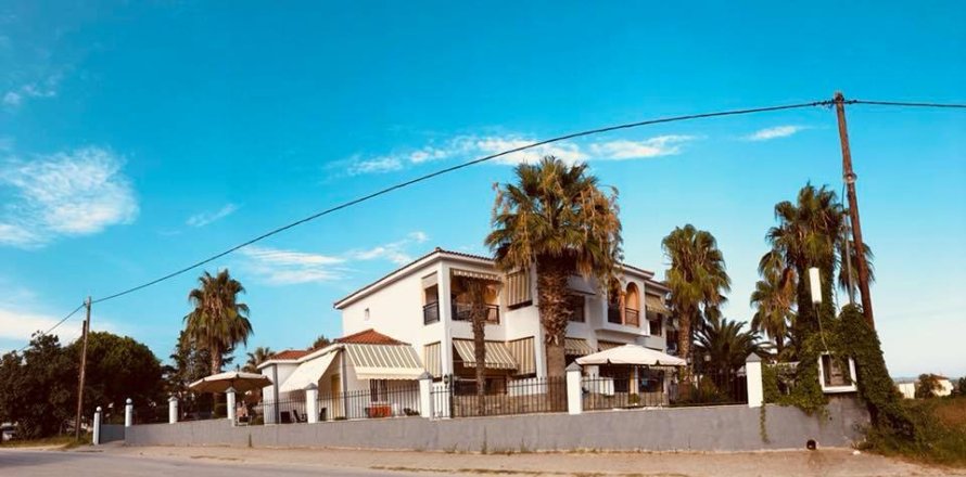 13 rooms Hotel in Chalkidiki, Greece No. 107849