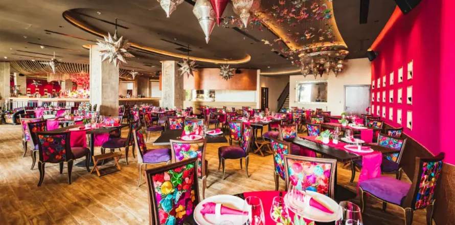 220m² Commercial property à Ciutat Vella, Spain No. 26972