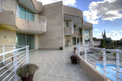 4 bedrooms Villa in Limassol, Cyprus No. 32058 16