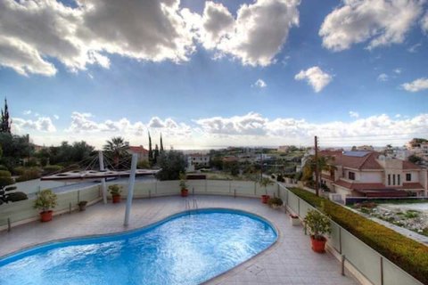 4 bedrooms Villa in Limassol, Cyprus No. 32058 3