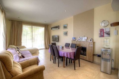 4 bedrooms Villa in Limassol, Cyprus No. 32058 6