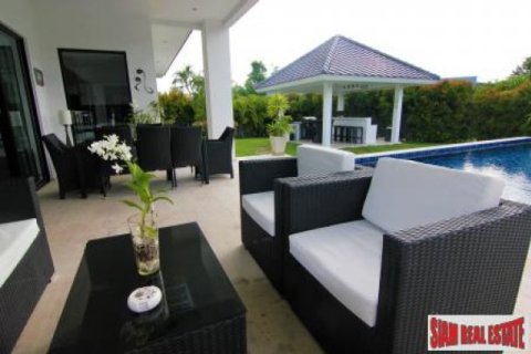 3 bedrooms Villa in Hua Hin, Thailand No. 95747 15