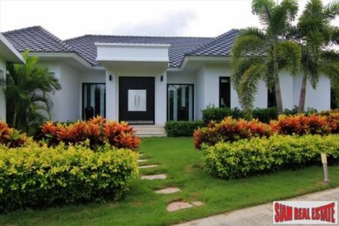 3 bedrooms Villa in Hua Hin, Thailand No. 95747 10