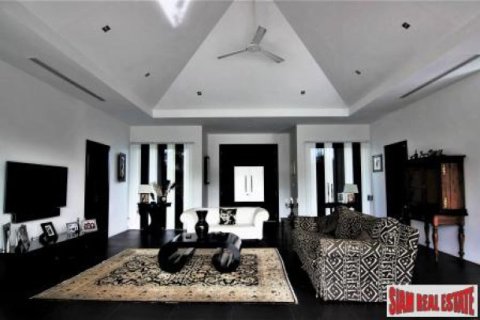 3 bedrooms Villa in Hua Hin, Thailand No. 95747 2