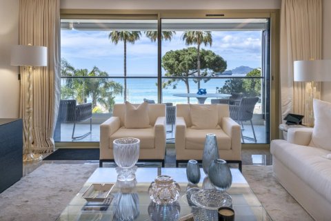 2 chambres Appartement à Cannes, France No. 67339 2