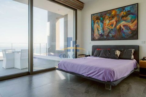 4 bedrooms Villa in Agios Tychonas, Cyprus No. 72199 9