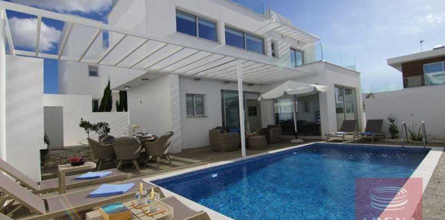 3 bedrooms Villa in Ayia Napa, Cyprus No. 73700