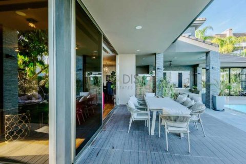 5 bedrooms Villa in Agios Athanasios, Cyprus No. 80745 12