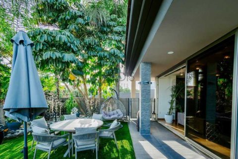 5 bedrooms Villa in Agios Athanasios, Cyprus No. 80745 13