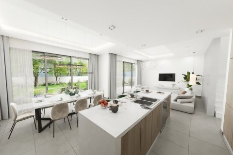 3 dormitorios Townhouse en Thach Than, Vietnam No. 95334 2