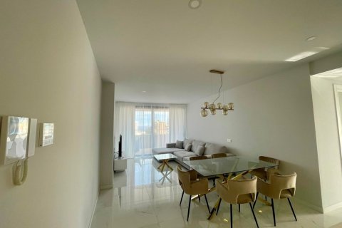 3 dormitorios Apartment en Benidorm, Spain No. 128610