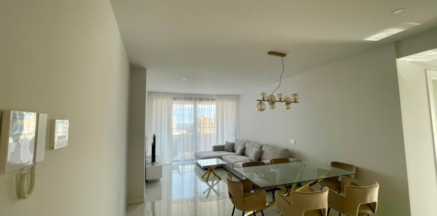 3 dormitorios Apartment en Benidorm, Spain No. 128610