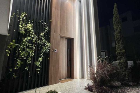 4 bedrooms House in Agios Athanasios, Cyprus No. 66341 3