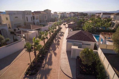 6 bedrooms Villa in Pervolia, Cyprus No. 39950 8